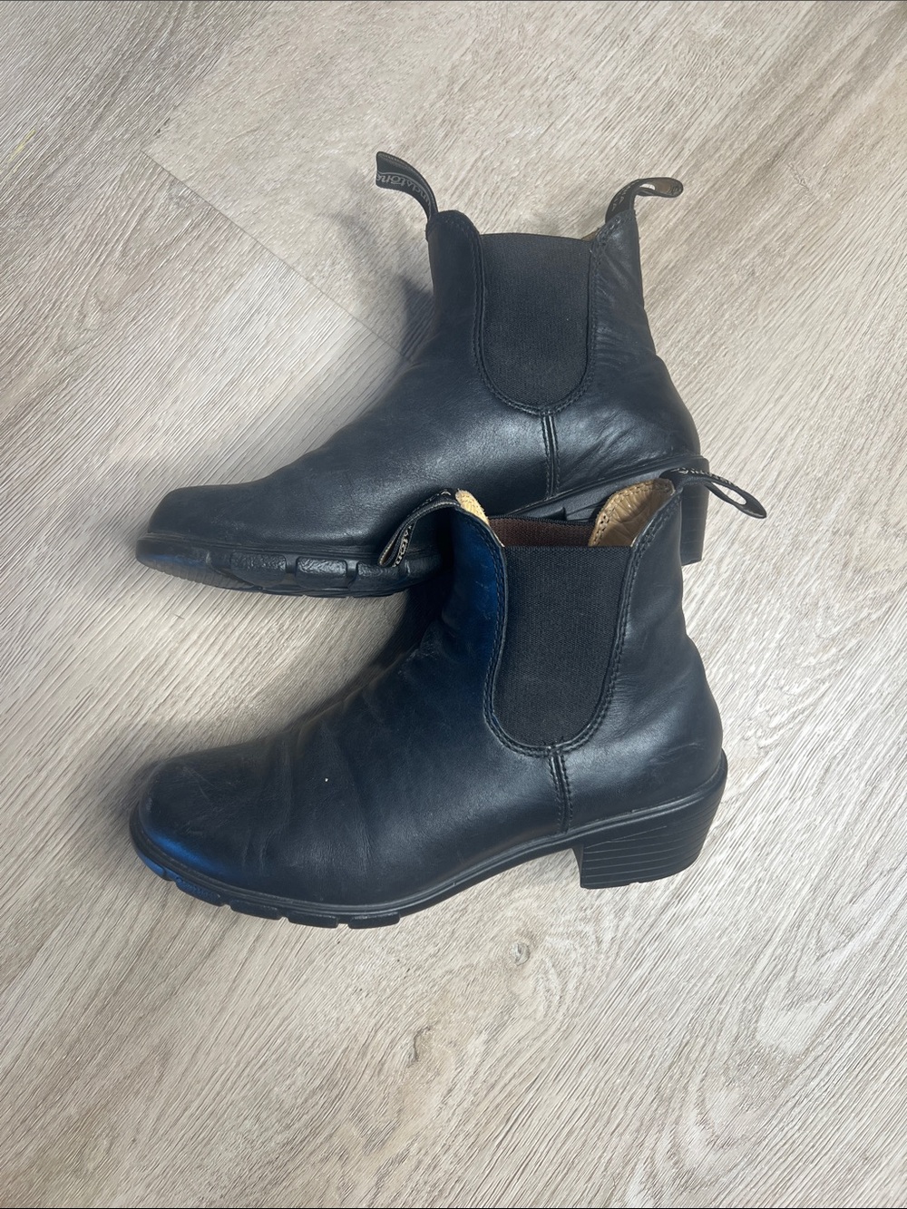 Blundstone Black Leather Chelsea Ankle Boots With Small Heel